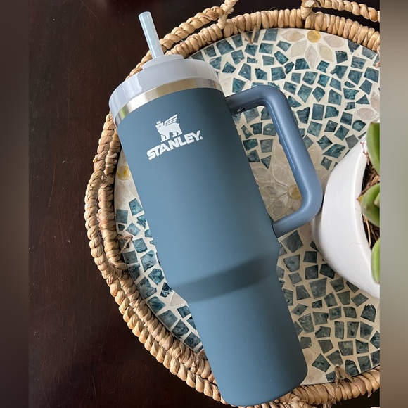 Stanley STORMY SEAS the QUENCHER H2.0 FLOWSTATE TUMBLER (SOFT MATTE) | 40 oz - Picture 1 of 4